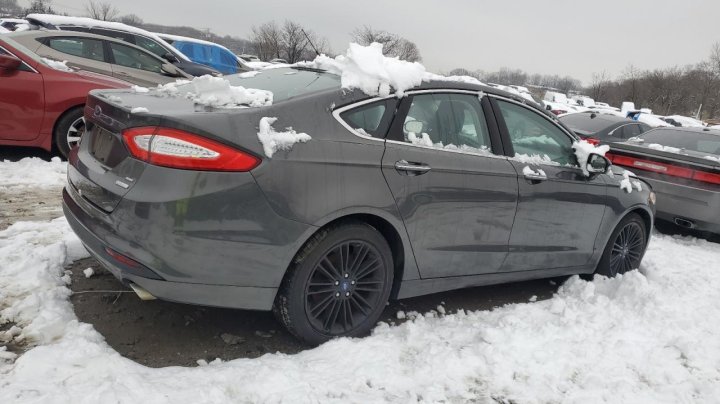 Ford FUSION SE 2016