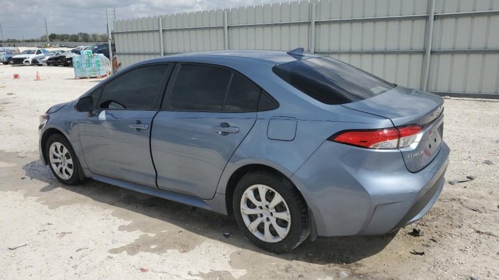 Toyota Corolla LE 2021
