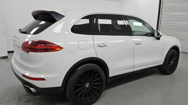Porsche Cayenne  2016