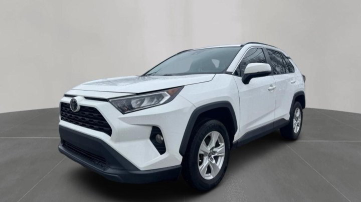 Toyota RAV4 XLE 2021