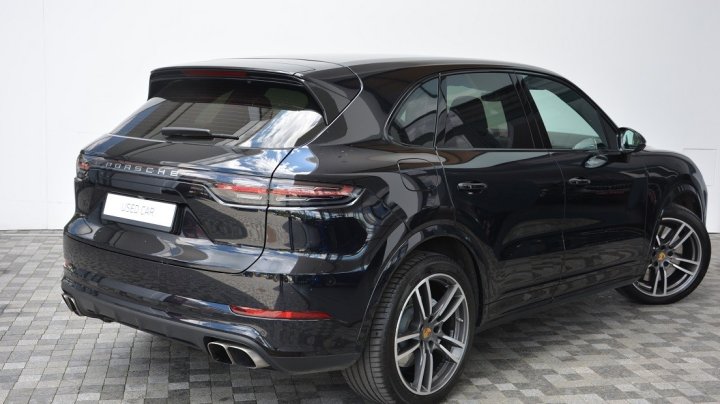 PORSCHE Cayenne Turbo 2021