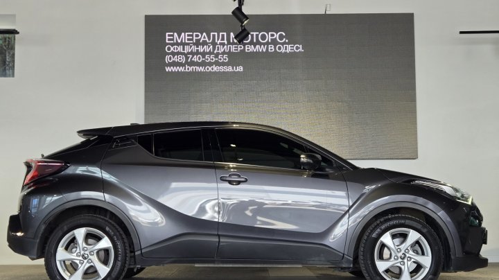 TOYOTA C-HR 2017