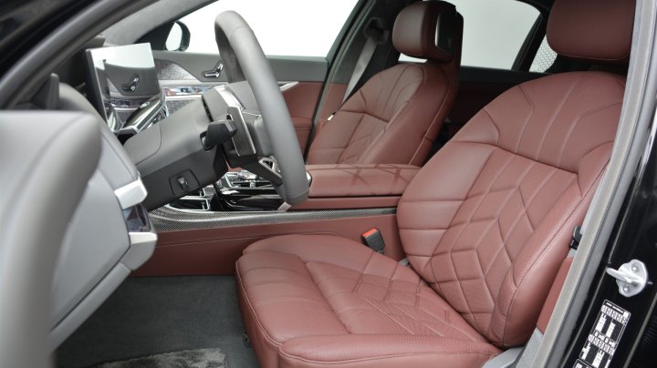 BMW 7 Series 740d xDrive 2025