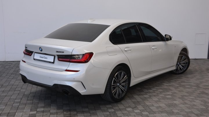 BMW 3 Series 320i xDrive 2022