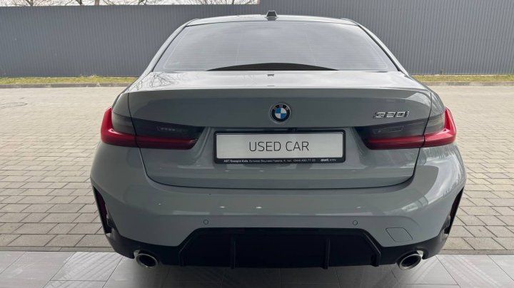 BMW 3 Series 320i 2024