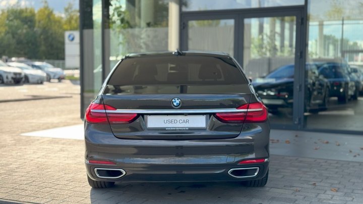 BMW 7 Series 730d xDrive 2016