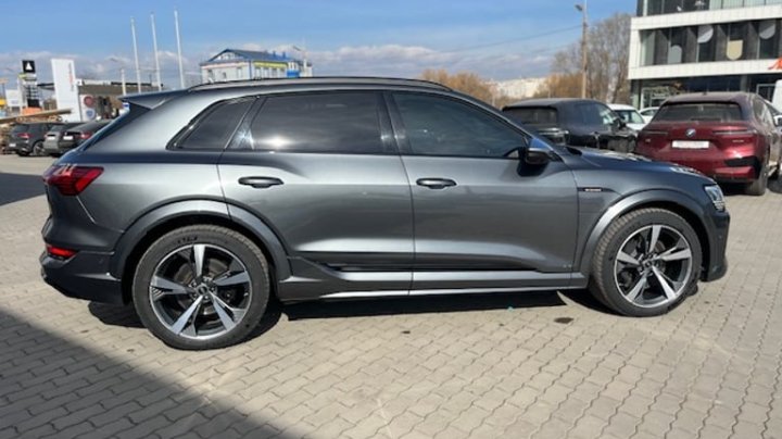 Audi e-tron quattro 95kWh S 2023