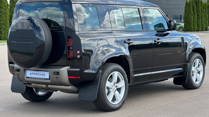 Land Rover Defender 110 X-Dynamic SE 2000