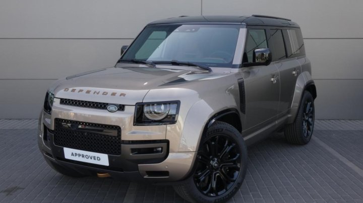 Land Rover Defender 2025