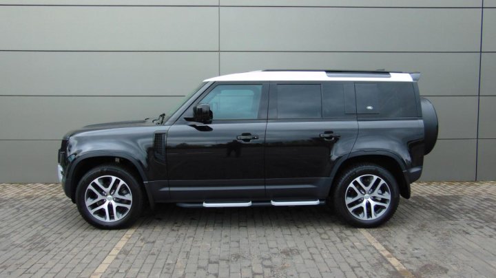 Land Rover Defender 2021