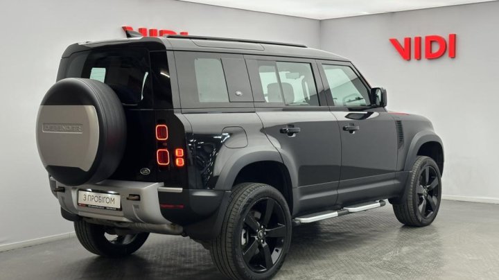 Land Rover Defender 2021