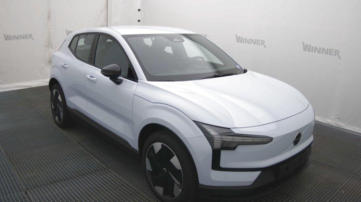 Volvo EX30 Plus Twin 2025