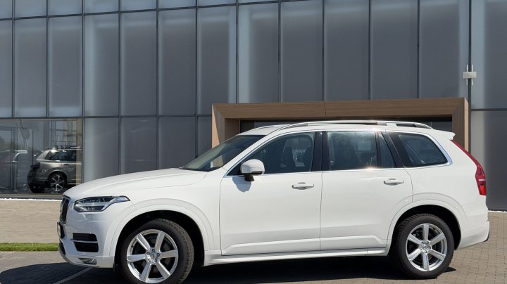 Volvo XC90 Momentum AWD 2019