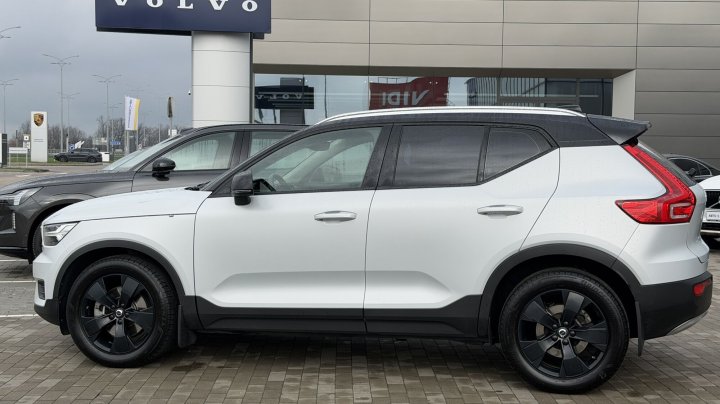 Volvo XC40 Momentum AWD 2019