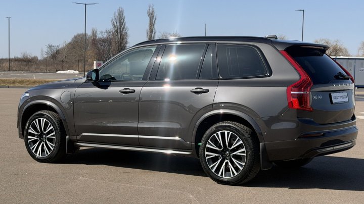 Volvo XC90 Plus Dark Recharge AWD 2023