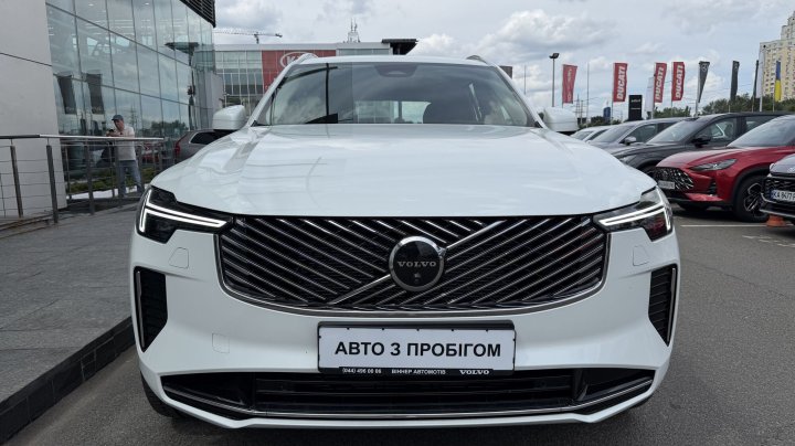 Volvo XC90 Plus Bright AWD 2025