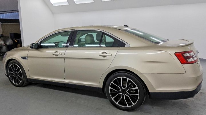 Ford TAURUS  2017