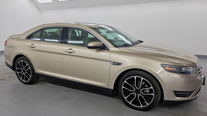 Ford TAURUS  2017
