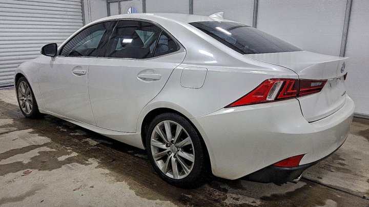 Lexus IS  2016