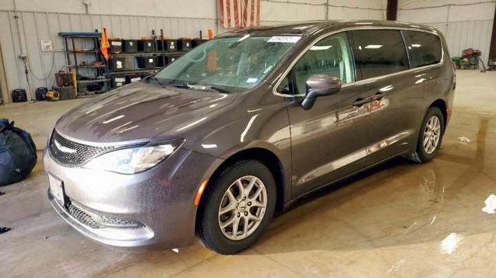 CHRYSLER VOYAGER  2022