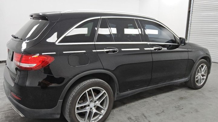 Mercedes-Benz GLC  2016
