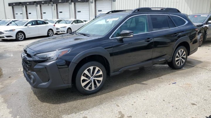 Subaru Outback PREMIUM 2023