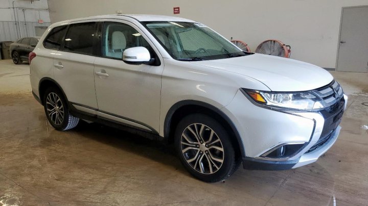 Mitsubishi Outlander  2017