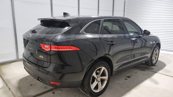 Jaguar F-Pace PREMIUM 2018