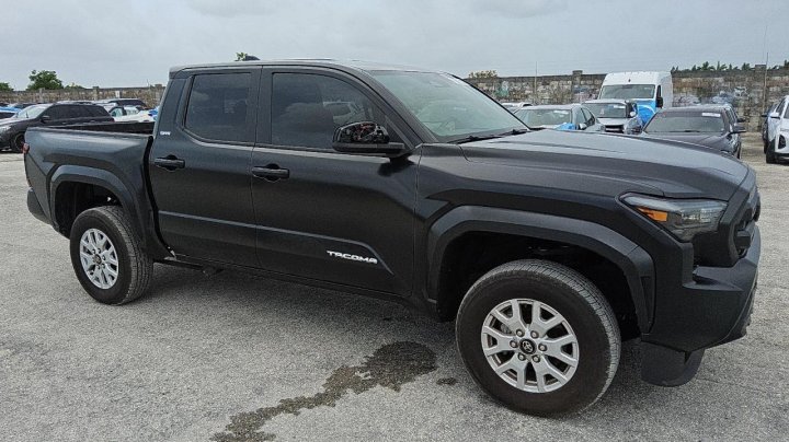Toyota TACOMA DOUBLE CAB 2024