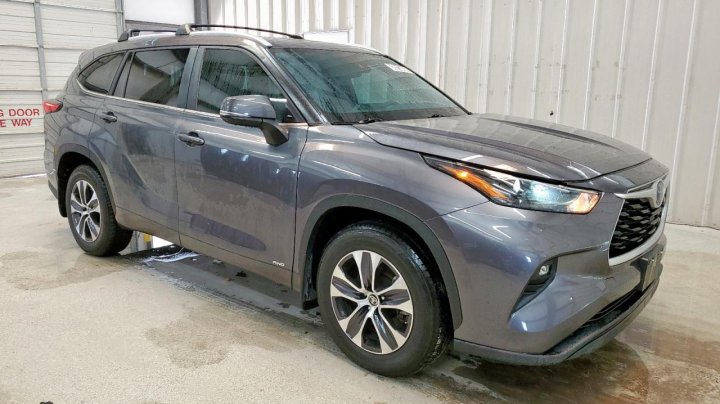 Toyota Highlander HYBRID XLE 2023