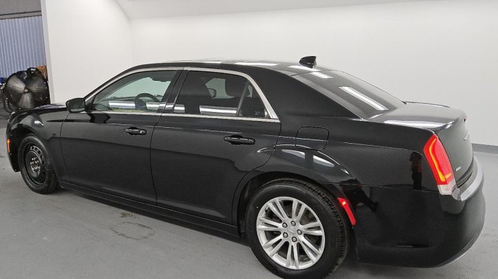 CHRYSLER 300 LIMITED 2017
