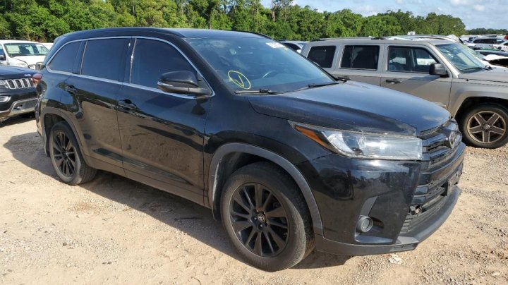 Toyota Highlander SE 2019