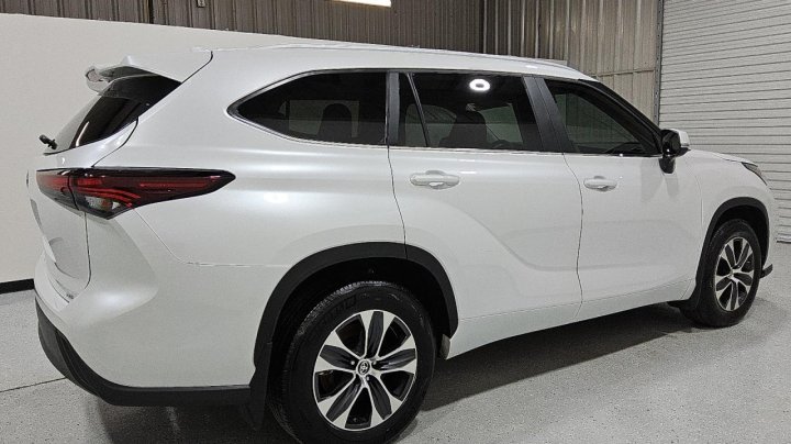 Toyota Highlander LE 2024