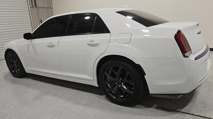 CHRYSLER 300  2023