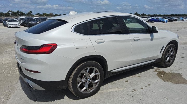 BMW X4  2024