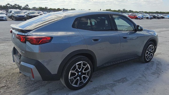 BMW X2  2024