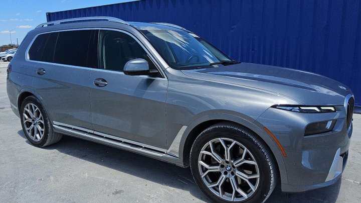 BMW X7  2024