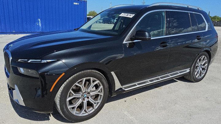 BMW X7  2024