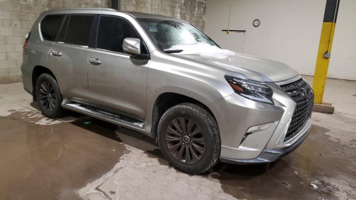 Lexus GX  2023