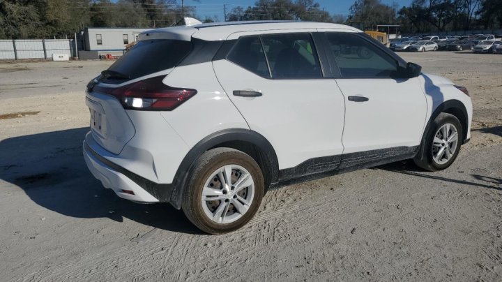 Nissan Kicks  2023