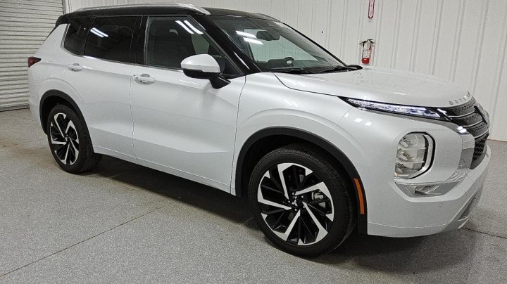Mitsubishi Outlander  2024
