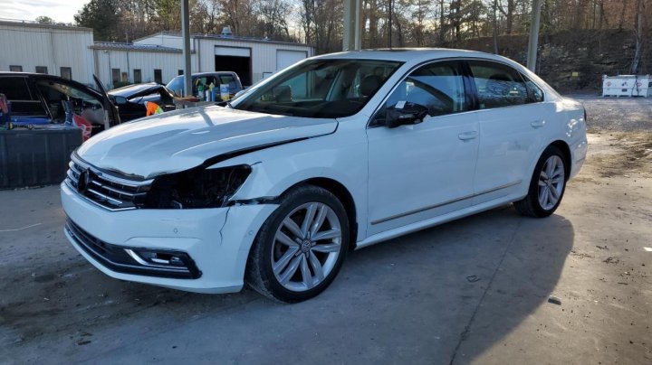 Volkswagen PASSAT SEL PREMIUM 2017