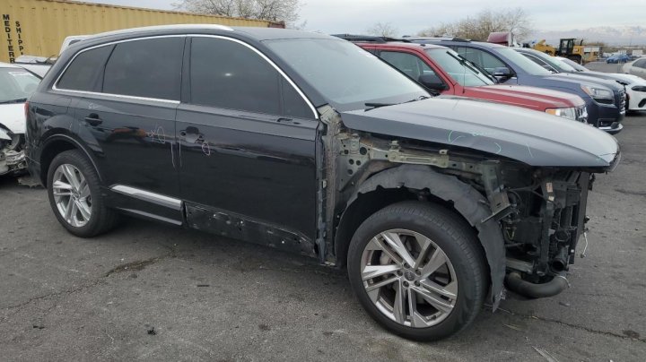 Audi Q7 PREMIUM 2021