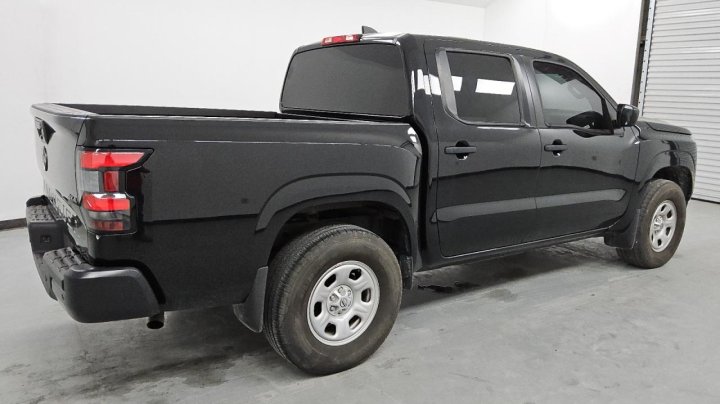 Nissan Frontier  2022