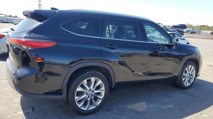 Toyota Highlander  2021