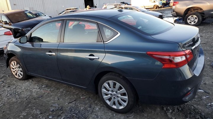 Nissan Sentra S 2017