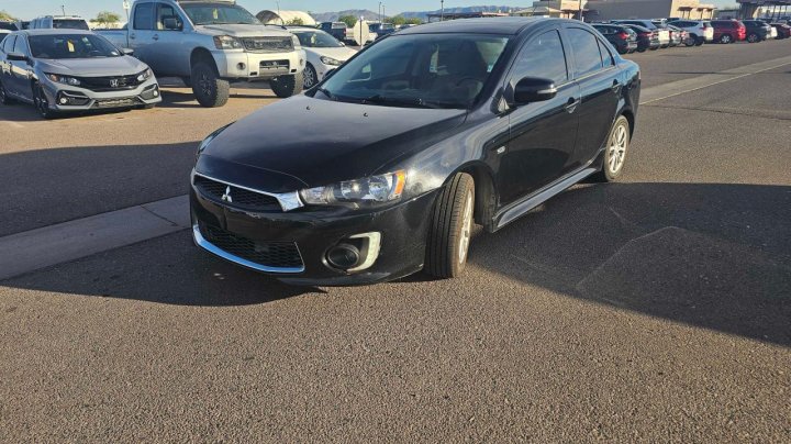 Mitsubishi Lancer ES 2016