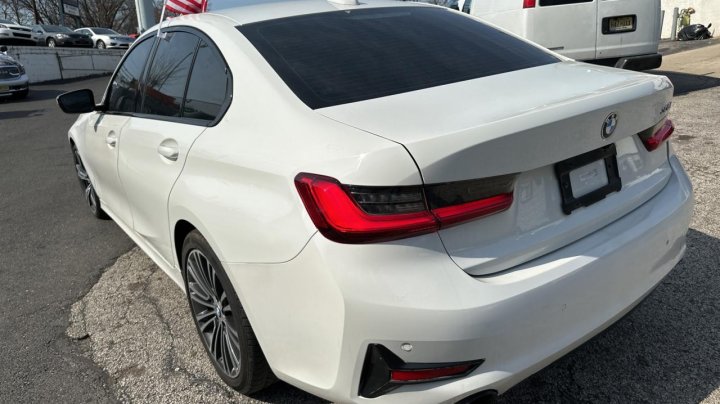 BMW 3 Series  2021