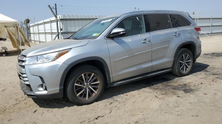 Toyota Highlander SE 2018