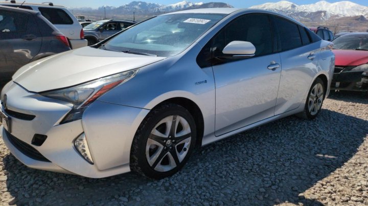 Toyota Prius  2016